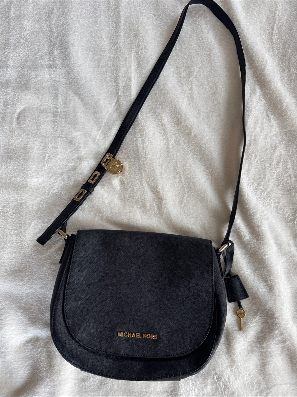 Excellent condition Michael Kors Black Leather Saddle Crossbody